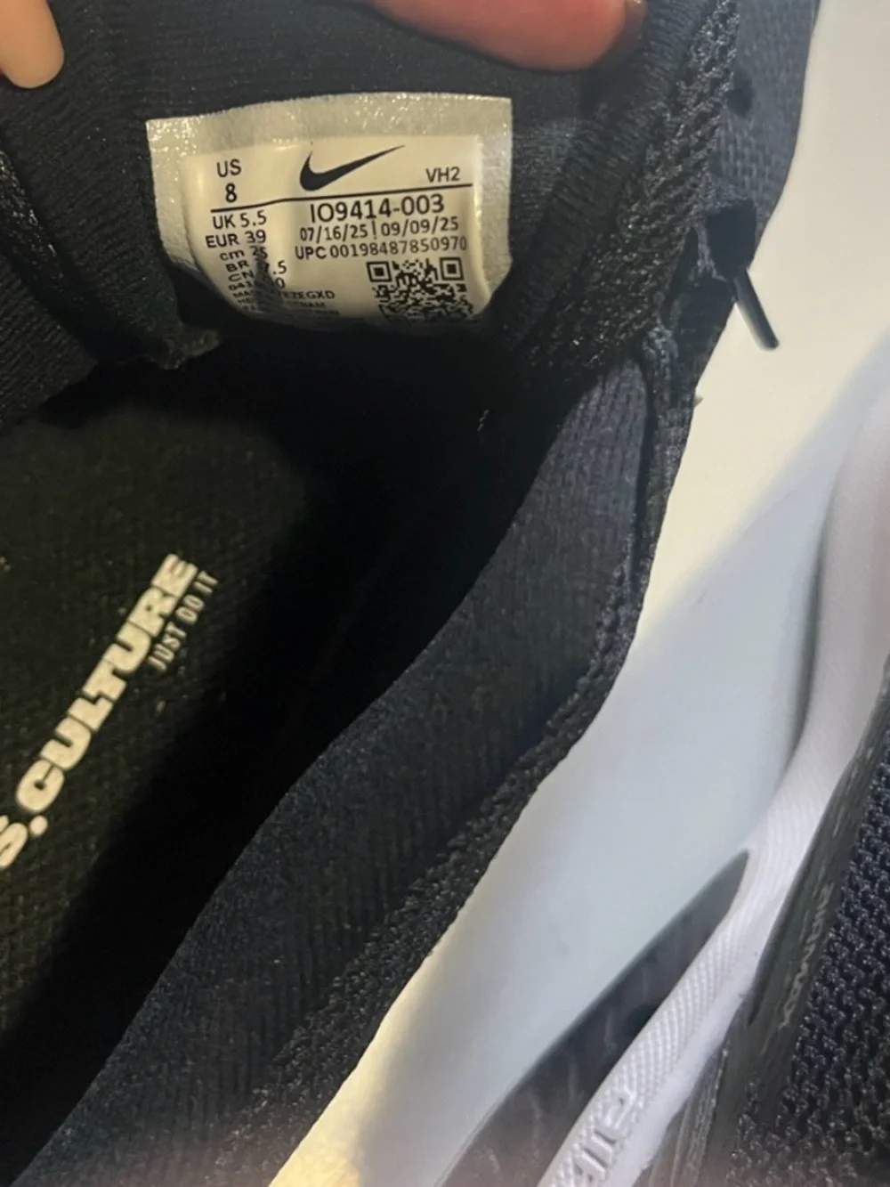 Nike Black and White Running Sneakers with Swoosh